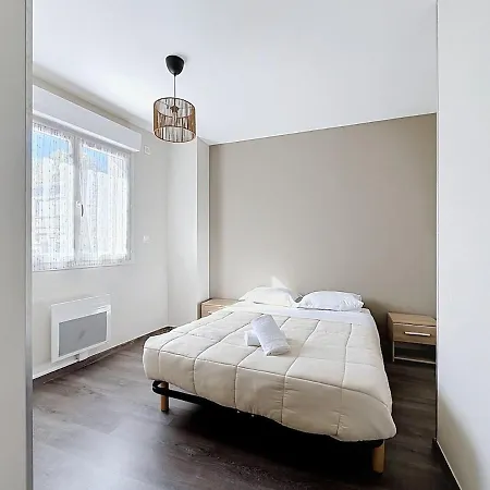 Appartement 2 Au Rdc 12 Pers 4 *
